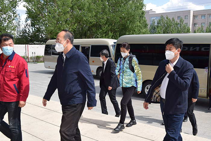 吉林省委常委、常务副省长吴靖平光临BBIN宝盈集团出产基地督导调研